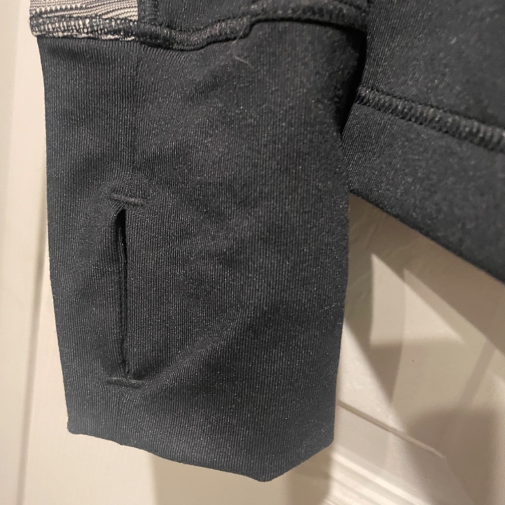 Lightweight running jacket - Picture 4 of 5